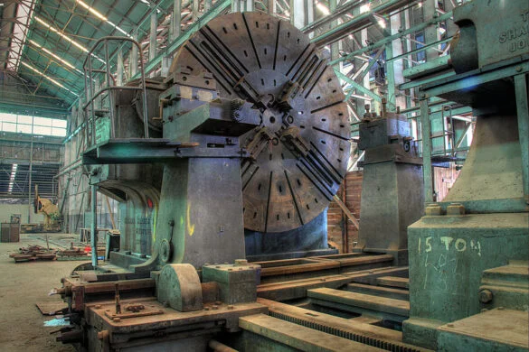 Large Metal Turning Lathe
